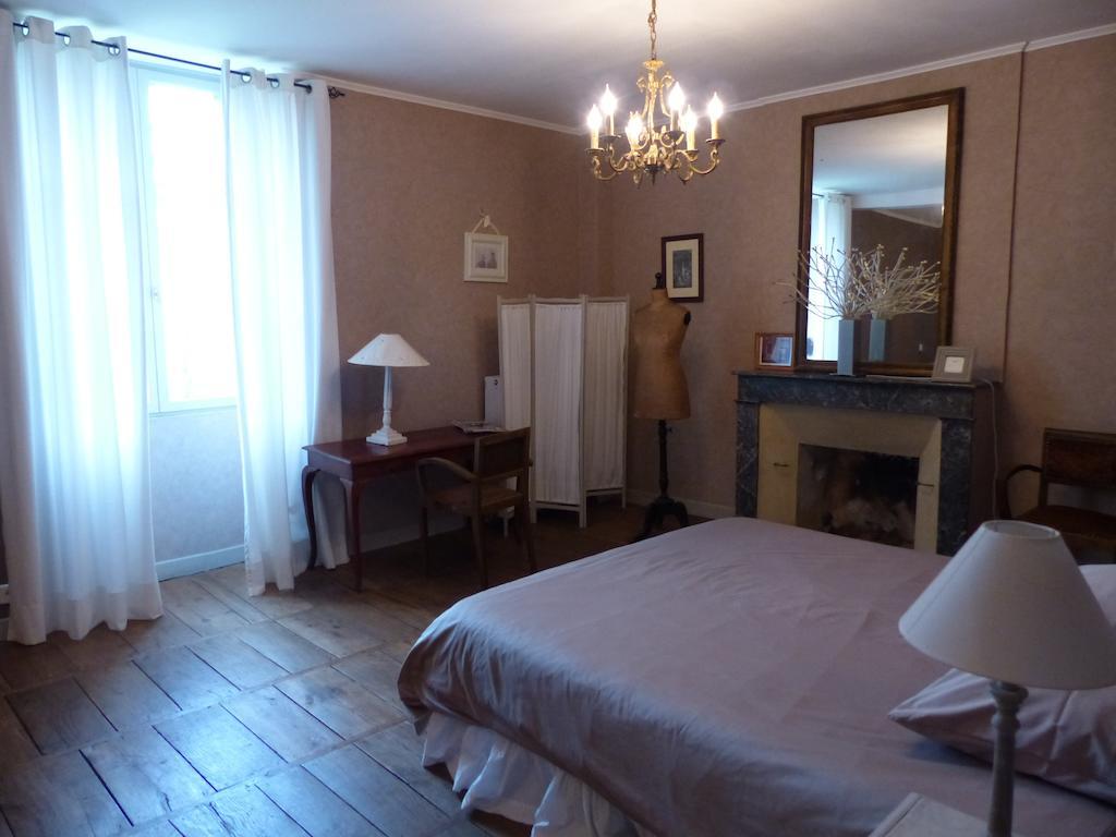 Bed and Breakfast Le Domaine De Panissac Berneuil  Zimmer foto